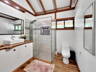 Whispering Wisdom, 3 Bed with Pool, Steps to Beach - Tuba Creek - 3