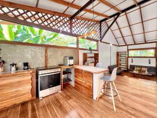 Whispering Wisdom, 3 Bed with Pool, Steps to Beach - Tuba Creek - 8