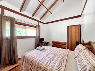 Whispering Wisdom, 3 Bed with Pool, Steps to Beach - Tuba Creek - 1