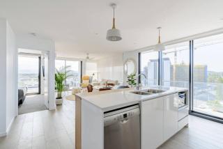 Palm Beach Escape with Rooftop Pool - CoastHM - Gold Coast - 7