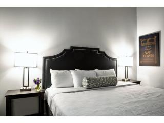 Beautiful 2BR 2BA In The Block by CozySuites - Indianápolis - 2