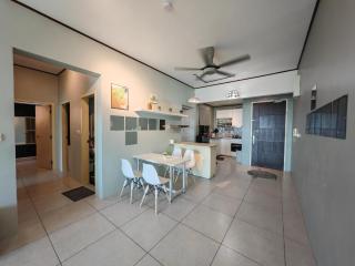Modern Comfy Suite Room-9Pax - Perai - 1