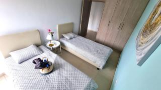 City Center: Your Urban Retreat- 100m to the beach - 7