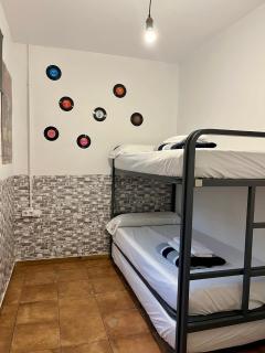 Mucha Masia Hostel Rural Urba - El Prat de Llobregat - 2