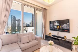 Charming Apartment in Downtown Just Steps from Burj Khalifa & Dubai Mall by Bhavan Vacation Homes - Dubai - 4