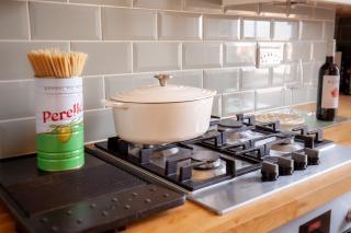 Stylish Victorian Apartment's close to the Botanical gardens, Free parking! - 7