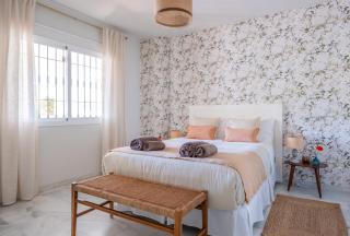 Apartamento con piscina. Los Naranjos de Marbella - Marbella - 4
