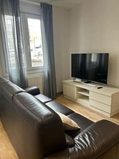 Piso Deluxe con Balcón Cerca del Casco Viejo - Bilbao - 8