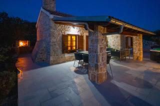 Holiday Home Svemir - Drage - 2