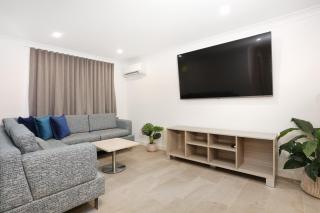 Southport Motel & Apartments - 2