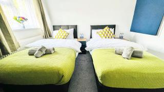 "The Cromwell" I Contractor's Haven Borehamwood I 3 - 6 Beds I Free Parking, Netflix & Sky Sports - Borehamwood - 4