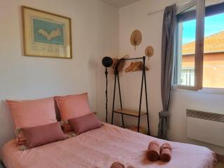 Joli studio lumineux centre avec parking securise dans quartier recherche - 4