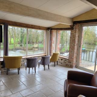 Le Moulin du Gué en Vendée Gite de 8 chambres atypique et exceptionnel au bord de l'eau à 30 minutes du PuyduFou agrémenté d'un Sauna et Bain Nordique au feu de bois pour vous détendre entre Amis et Famille - 1