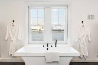 3 x Bedroom Riverside Flat with HOT TUB on Roof Terrace - London - 2