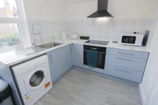 Spacious 1 Bedroom Central Flat - 8