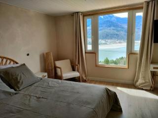 Le Cosy du Plongeoir - T2 neuf avec vue sur le lac de Serre Ponçon et grande terrasse avec jardin - Savines-le-Lac - 3