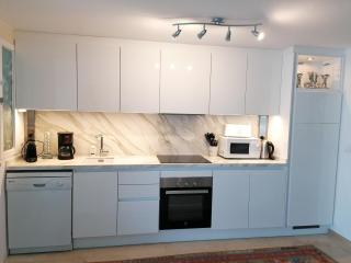 2252-Amazing apt on beach, port view from terrace! - 6