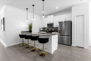 5 Bedrooms- 4 Bathrooms- Storey Lake 2584 Rt - Kissimmee - 4