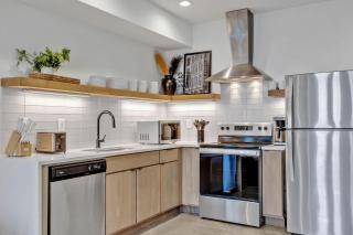 Euphony - Designer Furnishings - 5 mins to Broadway - Nashville - 8