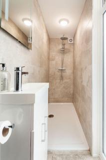 One bedroom apartment, Driveway, Bracknell Centre - Bracknell - 2
