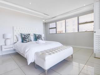 122 Camarque-Lavish lookout Penthouse - Umdloti - 8