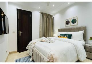 BluO 4BHK Safdarjung Enclave - Balcony, Lift - 5