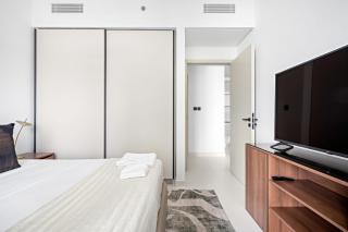 Silkhaus Sea and City View 1BDR in Marina Vista - Dubai - 1