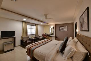 Click Hotel Yuvraj - Surat - 1