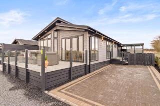 Arranview Lochside Pods & Lodges all with private Hot-tubs - 4