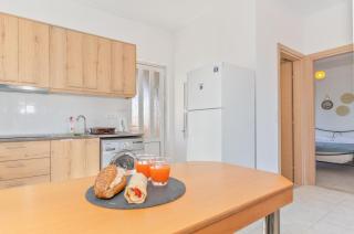 Marvinas seaside apartments, Earth apartment & Ocean jacuzzi apartment - Kremasti - 3