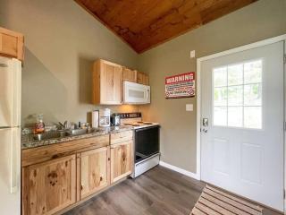 Villa 1 sleep 6 w/VIP pkg- Bachelor parties here! - Lake Ozark - 7