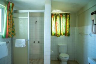 Ocean View King Room at Sahara Hotel - Montego Bay - 6