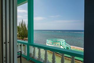 Ocean View King Room at Sahara Hotel - Montego Bay - 2