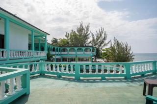 Ocean View King Room at Sahara Hotel - Montego Bay - 1