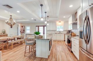 Fenced Yard, 4 Mi to Stuart Beach Family Retreat! - 4