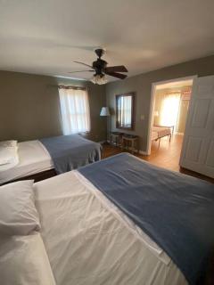 Studio C Sleep 6- Bachelor/Bachelorette Parties! - Lake Ozark - 2
