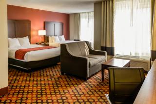 Comfort Suites Airport - 7