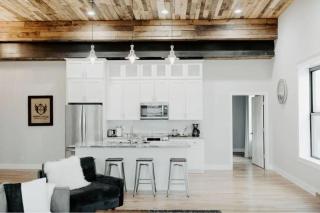 Stadium Lofts on Meridian - Indianapolis - 9