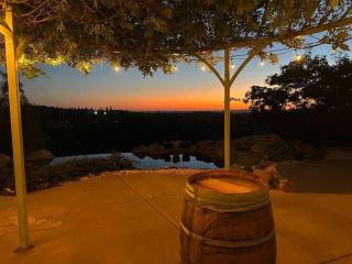 Stunning Mountaintop Resort - Placerville - 1