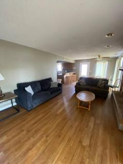 Bungalow- Bachelor/Bachelorette parties welcomed! - Lake Ozark - 4