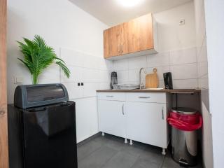 Serviceroom24 - Space in Recklinghausen WLAN - Smart-TV - 24-7 Check-in und Küche - 8