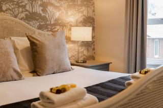 Spacious Chester City Centre Stylish Townhouse. W/ Parking - Chester - 3