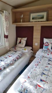 Stunning 2 Bedroom, pet friendly Static Caravan at Hoburne Devon Bay - Goodrington - 2