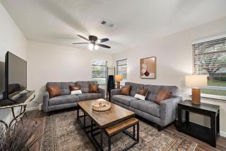 Peaceful Abode in Convenient Baytown Location - 7