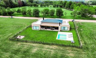 RentUp - Retiro de lujo Casa moderna con jardin y piscina en Pilar - Buenos Aires - 0