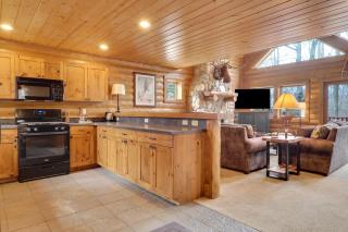 816 Mountain Cabin - Boyne Falls - 2