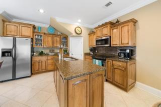 Spring Special, Lux 4BR House Sleeps 12, Pool, Elevator, King bed - Panama City Beach - 7