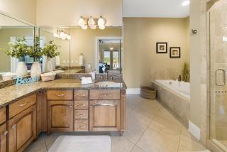 Summer Special, Lux 4BR House Sleeps 12, Pool, Elevator, King bed - 4