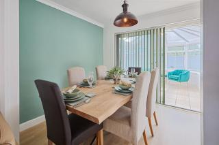 2km to Chester Races! Sleeps 6 by Restfully - Chester - 8