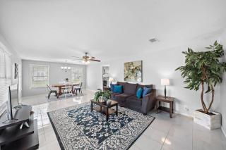 Baytown Home By The Bay visit Calypso Bay Water Park Unidad Skate park and Main Street 5 Star superhost - Baytown - 7